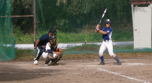 写真：ソフトボールの練習