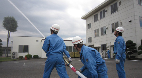 写真：消火活動訓練